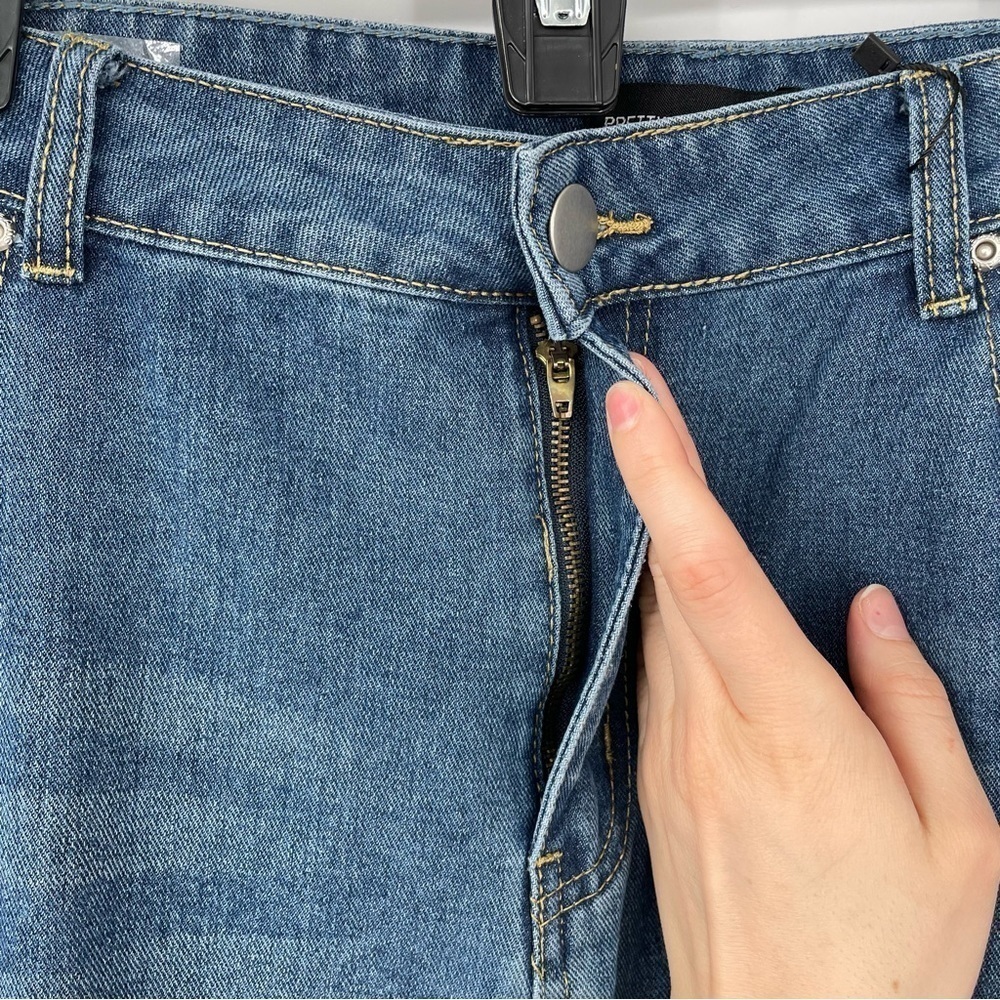 NEW! Pretty Little Thing Bum Rip Jeans - Picture 5 of 15